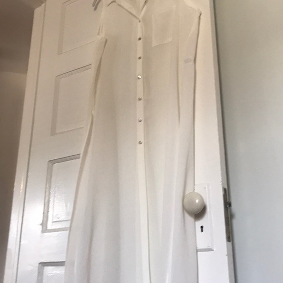 Full length sleeveless overlay, lightweight lay - Picture 3 of 4